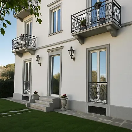 Valesca 3* ستريزا